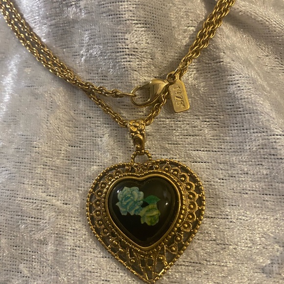 Heart Jewelry 4 Necklaces - Picture 8 of 11